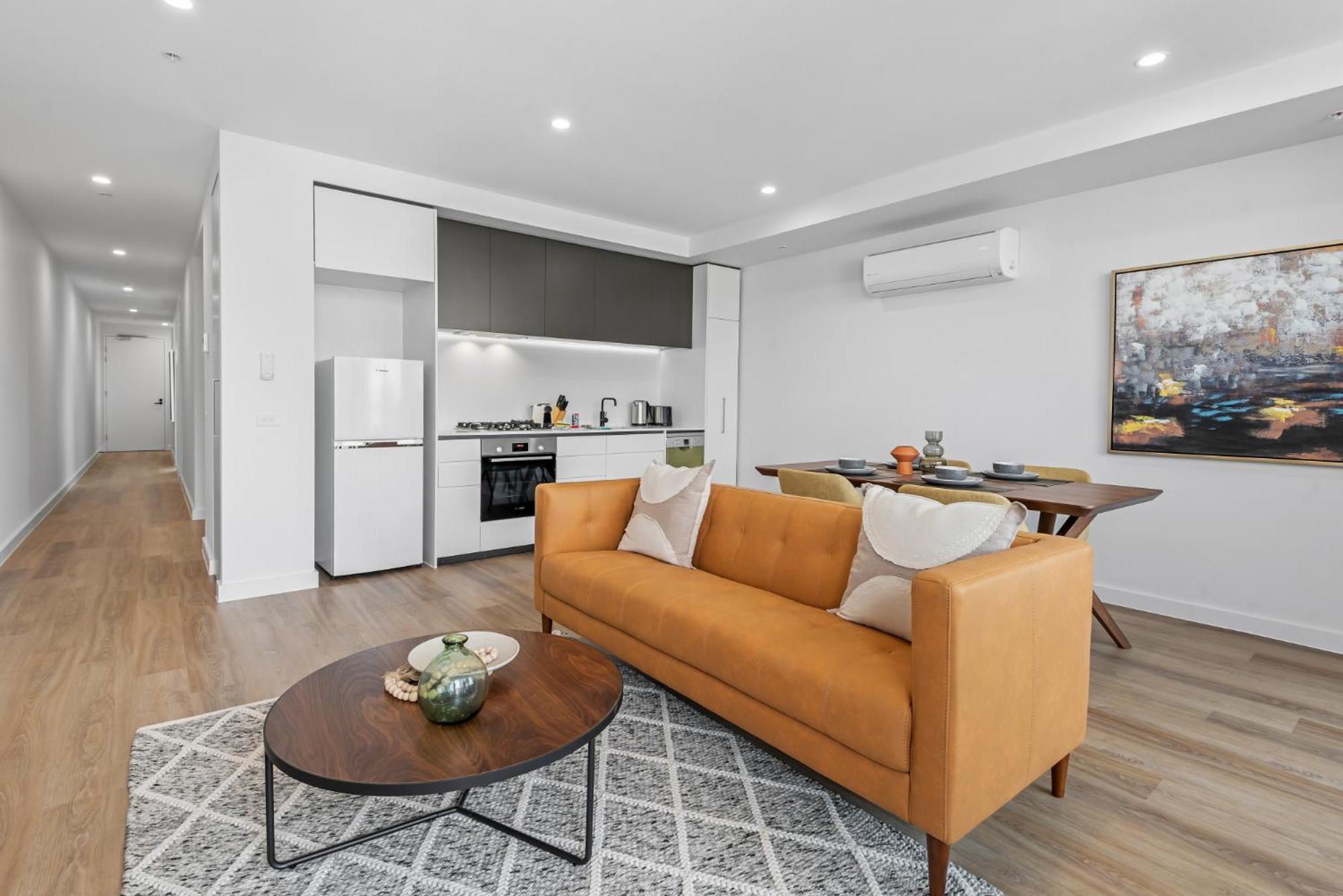 Modern Apartment On Burgundy Precinct & Parklands Мелбърн Екстериор снимка